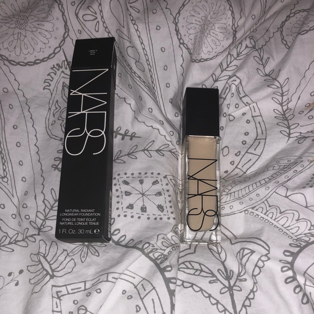 NARS Radiant Longwear Foundation in shade GOBI